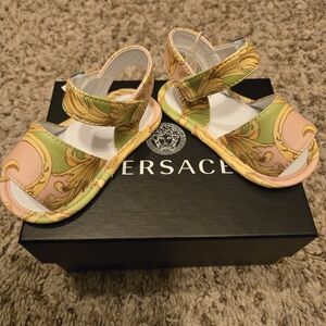 Infant versace shoes